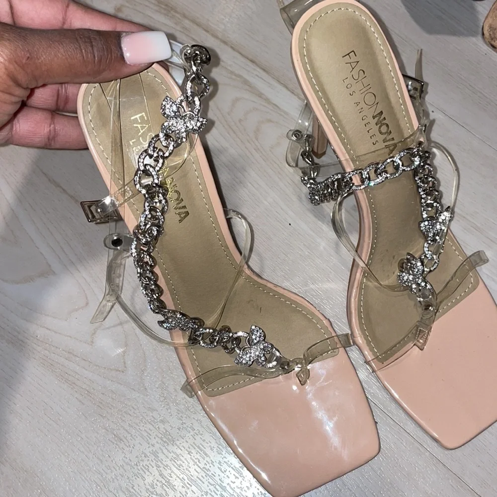 Heels - Picture 4 of 4